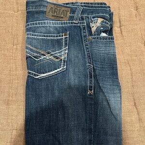 Ariat Men's Relaxed Fit Dark Blue Jeans - Like New